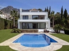 Chalet con 5 dormitorios se vende en Marbella, Costa del Sol - mejor precio | unprecio.es