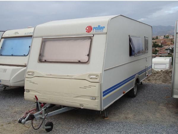 Se vende caravana Roller Fiesta 49 CP año 2000