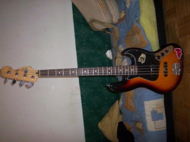 Vendo bajo FENDER jazz bass