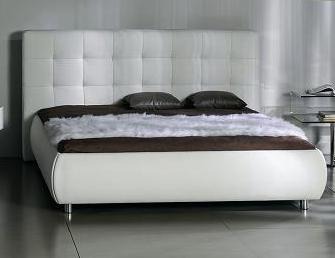 Cama de diseño 150x190 en tapizado blanco Somier de Regalo