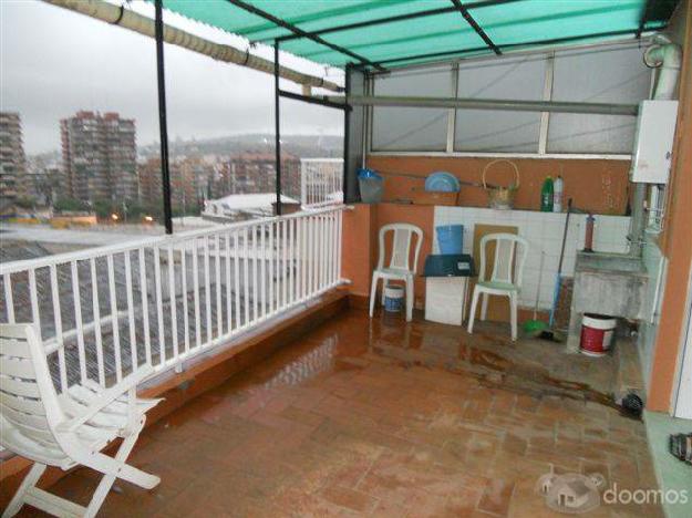 Vendo ático con dos habitaciones y 20m2 de terraza