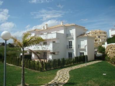 Apartamento con 3 dormitorios se vende en Casares Costa, Costa del Sol