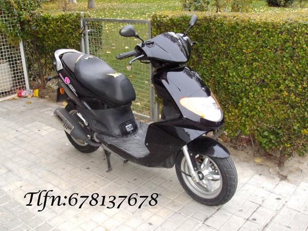 Vendo scooter Daelim S Five 2004 49cc