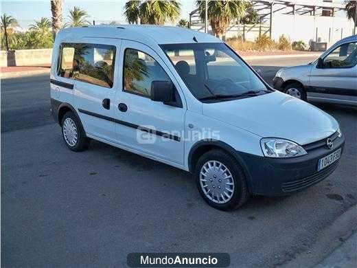 Opel Combo 1.3 CDTI 75 CV Essentia