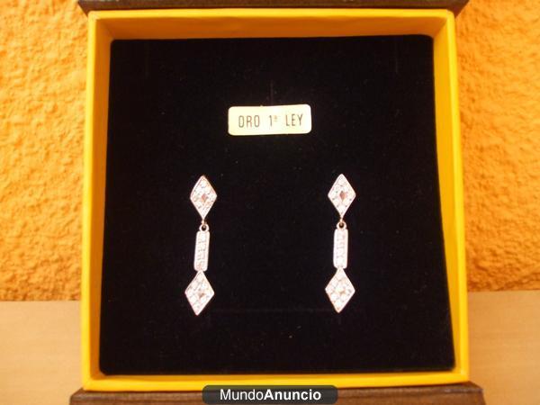 Pendientes sin usar de oro blanco con piedras