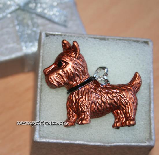 Broche Perrito
