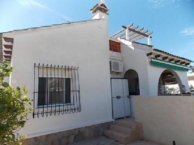 Chalet con 2 dormitorios se vende en Villamartin, Costa Blanca