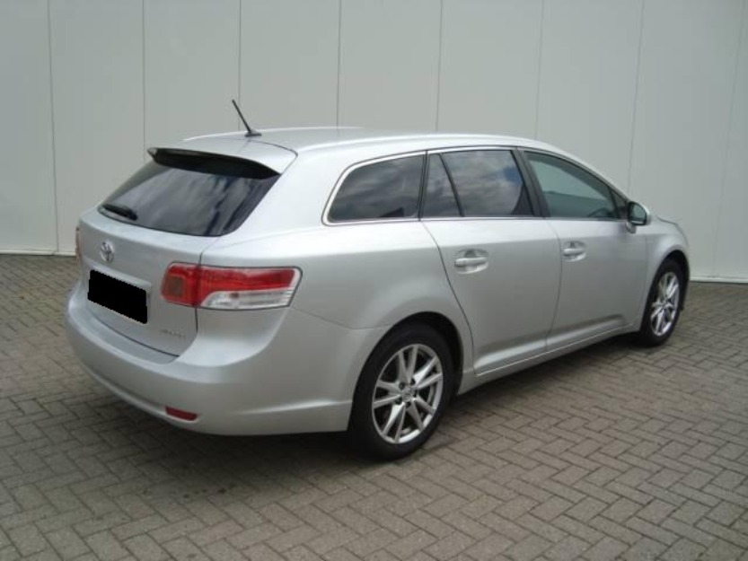 Toyota Avensis 1.8 VVT-i Business gris