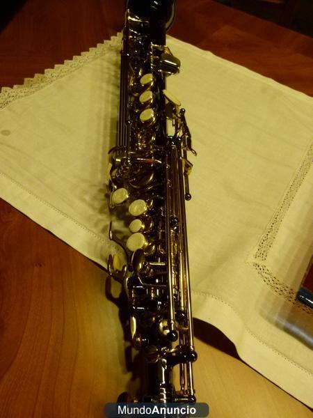 SAXOFON SOPRANO NEGRO CON LLAVES LACADAS