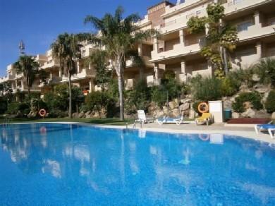 Apartamento con 2 dormitorios se vende en Estepona, Costa del Sol