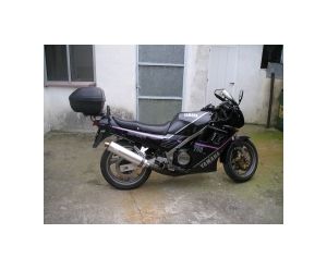 YAMAHA FZ 750