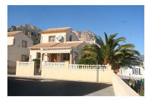 2 Dormitorio Chalet En Venta en Polop, Alicante