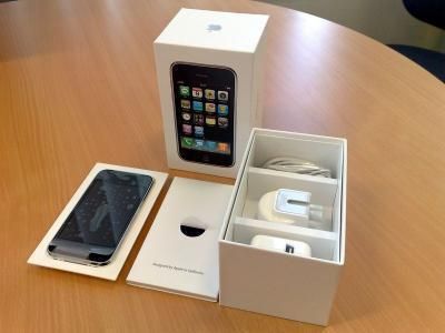 3GS Apple iPhone 32GB WHITE OFFICIALLY UNLOCKED FACTORY