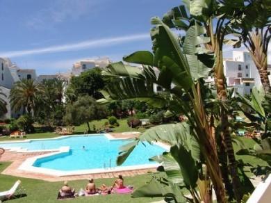 Apartamento con 2 dormitorios se vende en Marbella, Costa del Sol