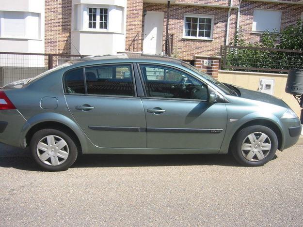 GRAN OCASION VENDO RENAULT MEGAN DEL 2005 POR TAN SOLO 13000    ; 55000 KILOMETROS