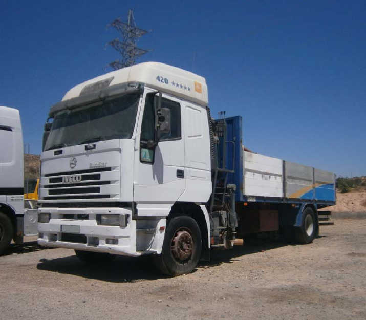 Iveco con pluma - 420 cv