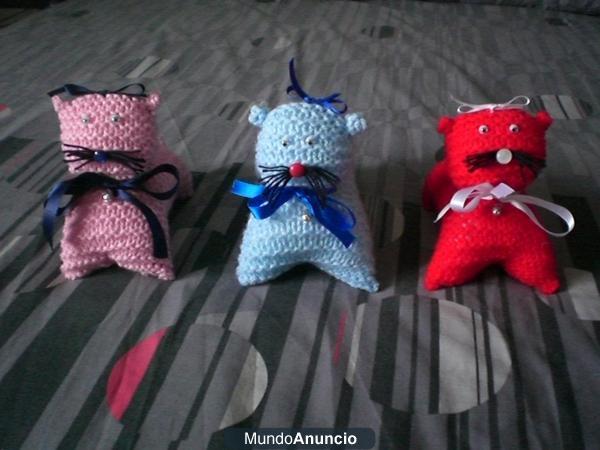 GATITOS DE LANA