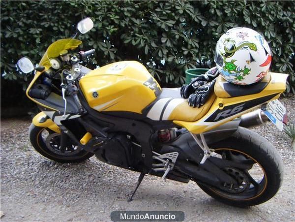 VENDO YAMAHA R6 VALENTINO ROSSI