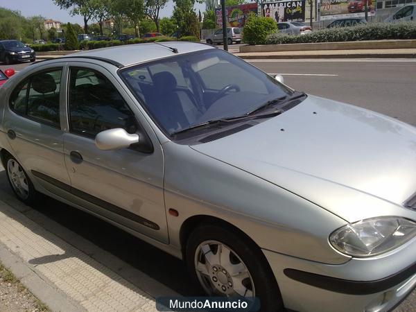 Renault Megane 1900.dTI DIESEL 2200€