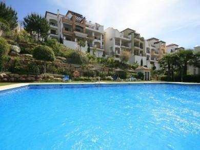 Apartamento con 2 dormitorios se vende en Marbella, Costa del Sol
