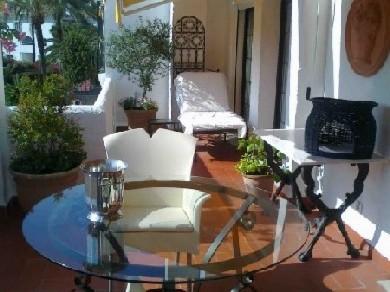 Apartamento con 2 dormitorios se vende en Marbella, Costa del Sol
