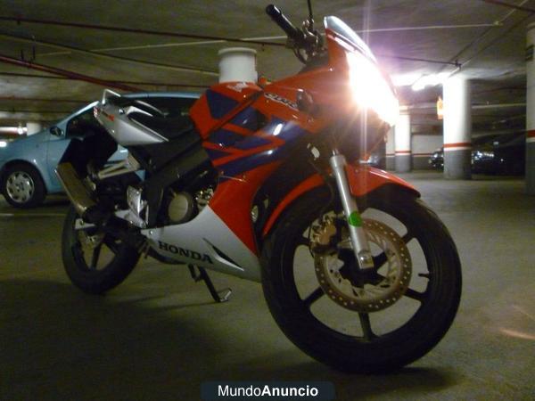 HONDA CBR 125r PRACTICAMENTE NUEVA (SOLO 700 Km)
