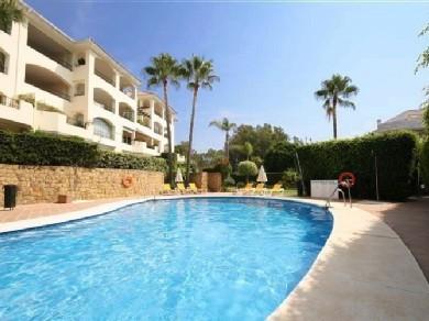 Apartamento con 4 dormitorios se vende en Marbella, Costa del Sol