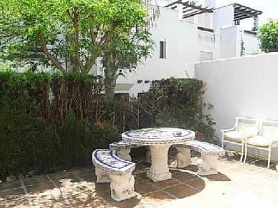Adosado con 3 dormitorios se vende en Marbella, Costa del Sol
