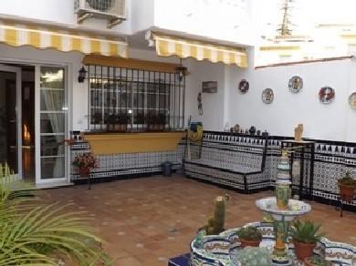 Adosado con 4 dormitorios se vende en Benalmadena Costa, Costa del Sol