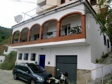 Adosado con 4 dormitorios se vende en Moclinejo, Axarquia