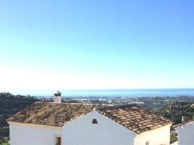 Apartamento con 2 dormitorios se vende en Benahavis, Costa del Sol