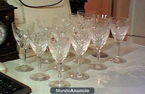 12 copas de cristal de calidad.