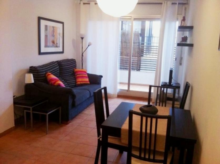 Apartament amb terrasseta a 500m del mar