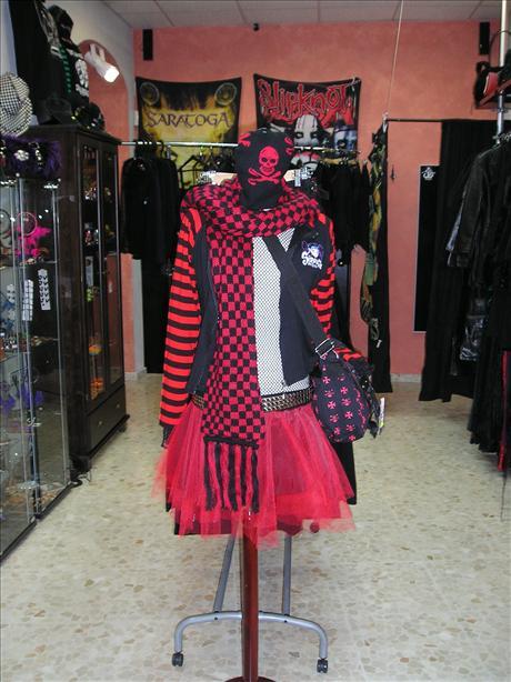 TIENDA DE ROPA Y COMPLEMENTOS HEAVY, GOTHIC, PUNK, EMO,...