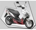 Vendo Urgente Una Yamaha Jog-R  Plateada Y Roja+ Regalo 2 Cascos - mejor precio | unprecio.es