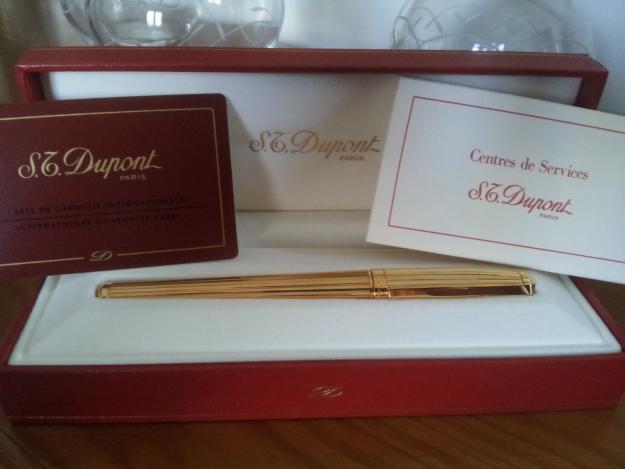 Elegante bolígrafo S.T. Dupont París (oro)