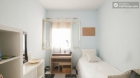 Rooms available - Bright 3-bedroom apartment in typical Las Cortes - mejor precio | unprecio.es