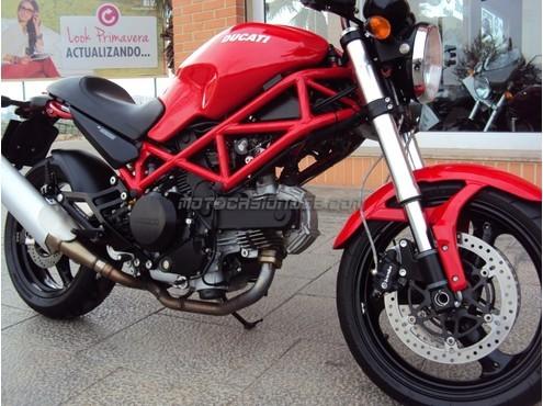 DUCATI MONSTER 695
