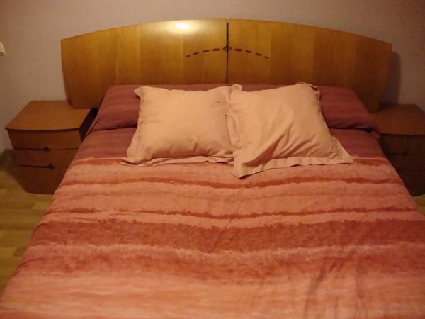 Vendo dormitorio matrimonio + mesitas + comoda