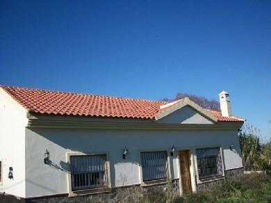 Chalet con 6 dormitorios se vende en Alhaurin el Grande