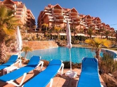 Apartamento con 2 dormitorios se vende en Marbella, Costa del Sol