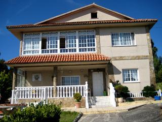 5b  , 2ba   in Baldaio,  Galicia   - 250000  EUR