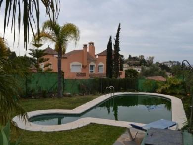 Chalet con 7 dormitorios se vende en Marbella, Costa del Sol
