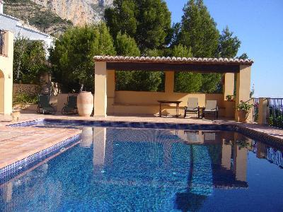 Delightful villa apt. with large pool
