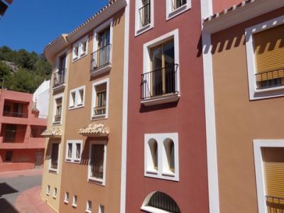 2b  , 1ba   in Nucleo Chirles,  Costa Blanca South   - 60000  EUR