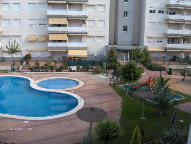 vendo apartamento a 250m de la playa
