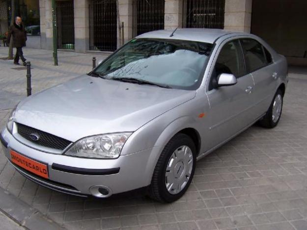 Venta de coche Ford Mondeo 2.0 TDdi Trend 115CV '01 en Madrid