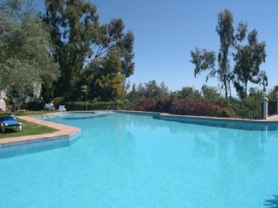 Apartamento con 4 dormitorios se vende en Benahavis, Costa del Sol