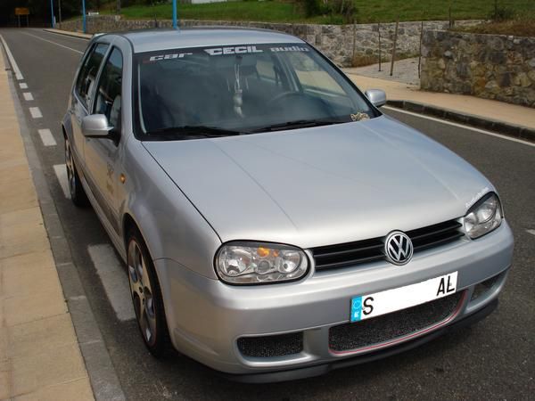 VOLKSWAGEN Golf serie IV Highline 5 puertas 110cv
