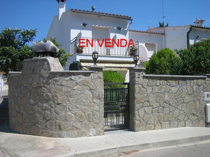 casa situada a tan solo 500 metros de la playa en L'Escala